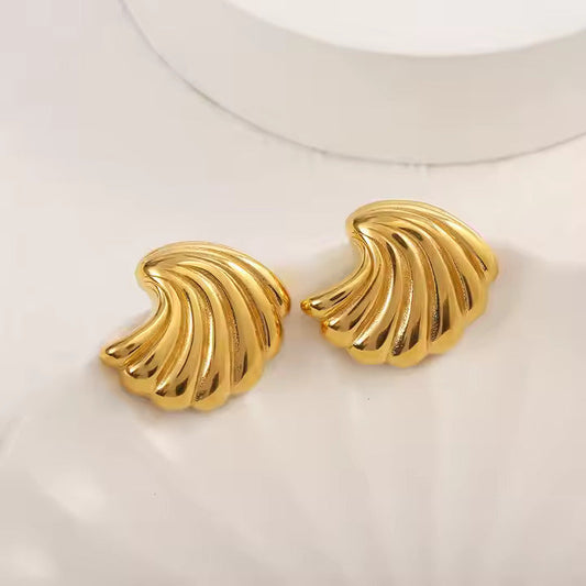 18K Gold Plated Wave Shape Shell Stud Earrings - DropShp