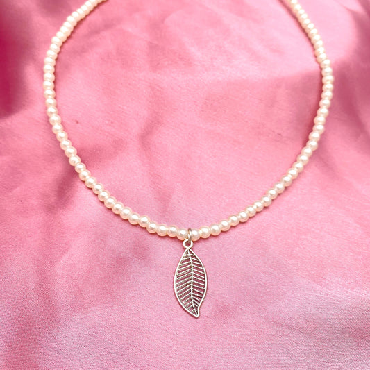 Pearl Necklace With Silver Leaf Charm - DropShp
