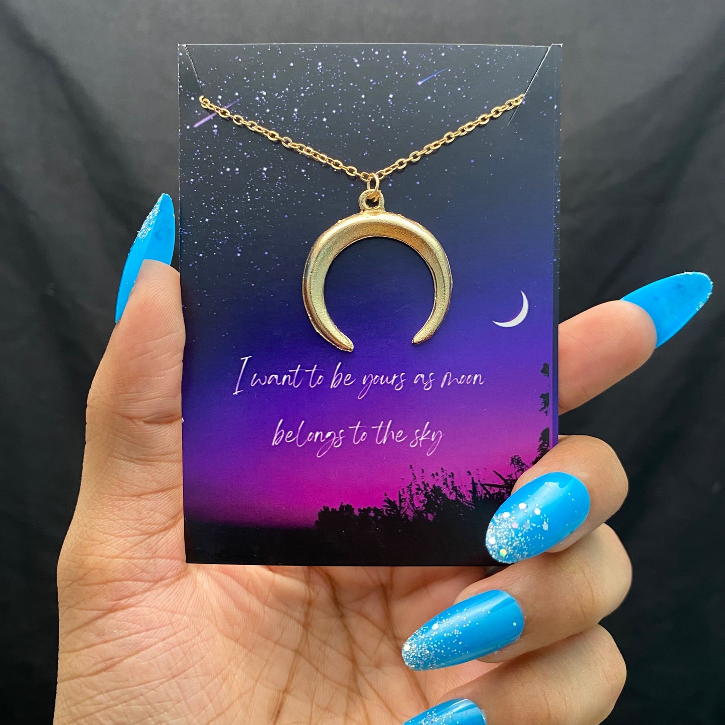 Minimal Golden Big Moon Card Necklace| Perfect for Dailywear - DropShp