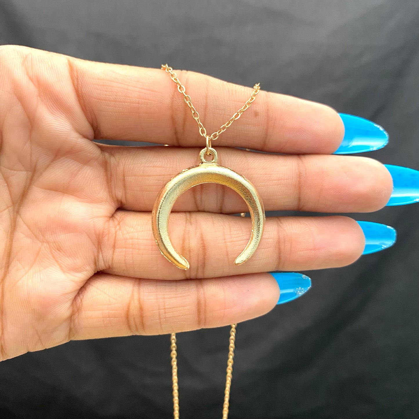 Minimal Golden Big Moon Card Necklace| Perfect for Dailywear - DropShp