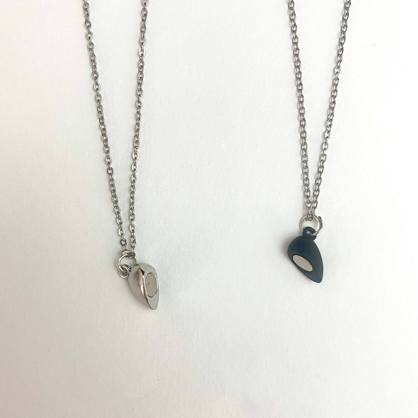 Waterproof Silver Magnetic Heart Couple Necklace With Stainless Steel Chain - DropShp