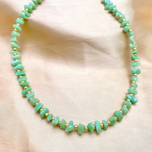 High Quality Unique Green Uncut Stone Necklace With Golden Beads - DropShp