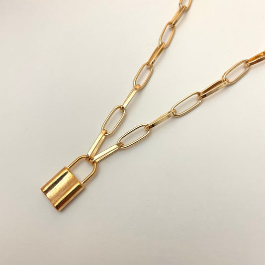 Golden Paperclip Chain Necklace With Lock Charm Perfect For Dailywear - DropShp