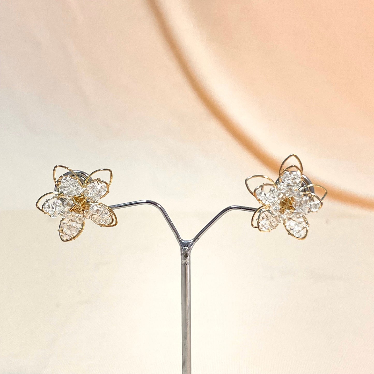 Golden Flower Stud Earrings - DropShp