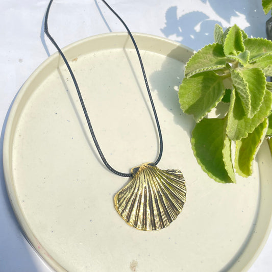 Golden Shell Shape Oxidised Brass Antique Necklace With Adjustable Rope Chain - DropShp