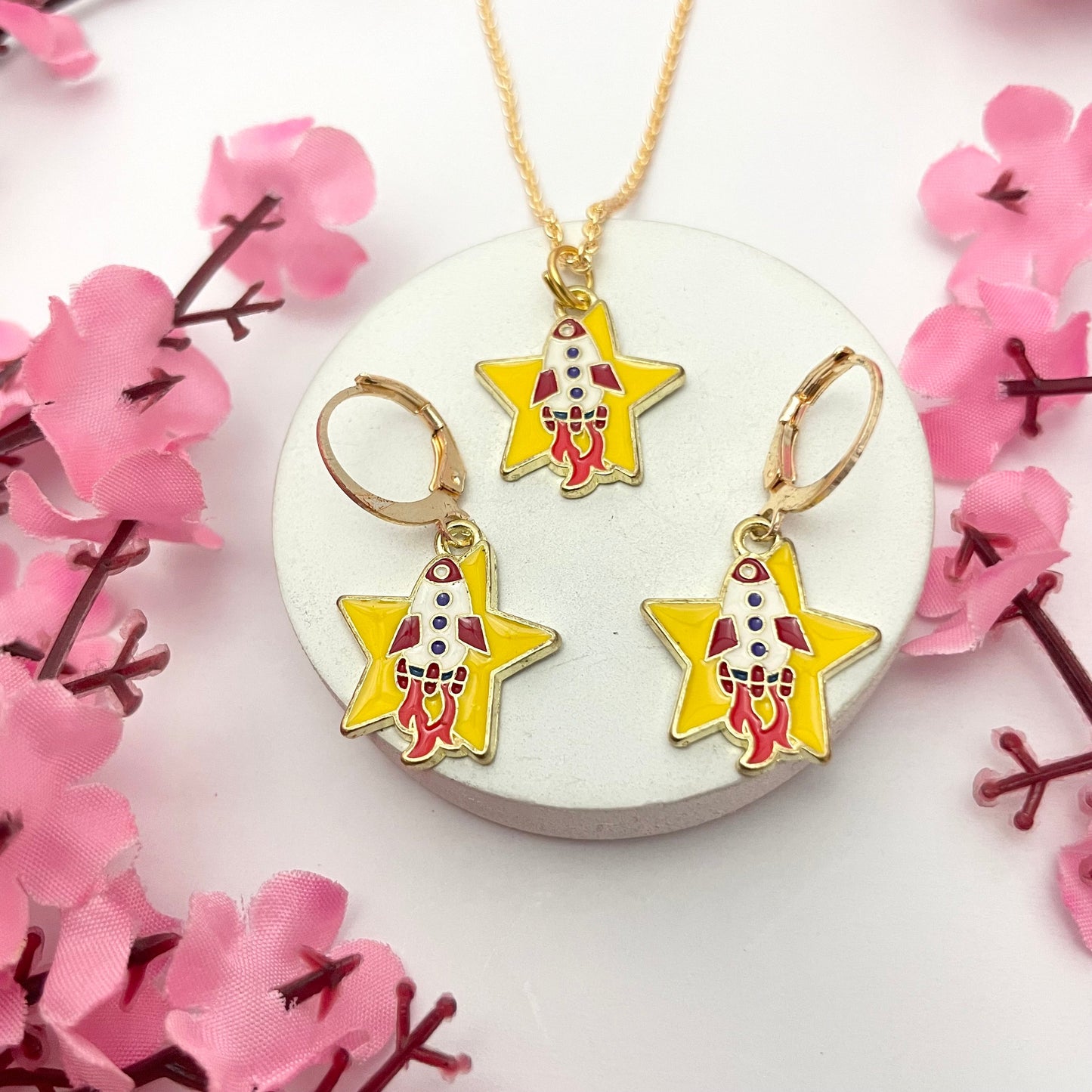 Cute Yellow Star With Astronaut Charm Huggies & Necklace Combo Perfect For Dailywear - DropShp