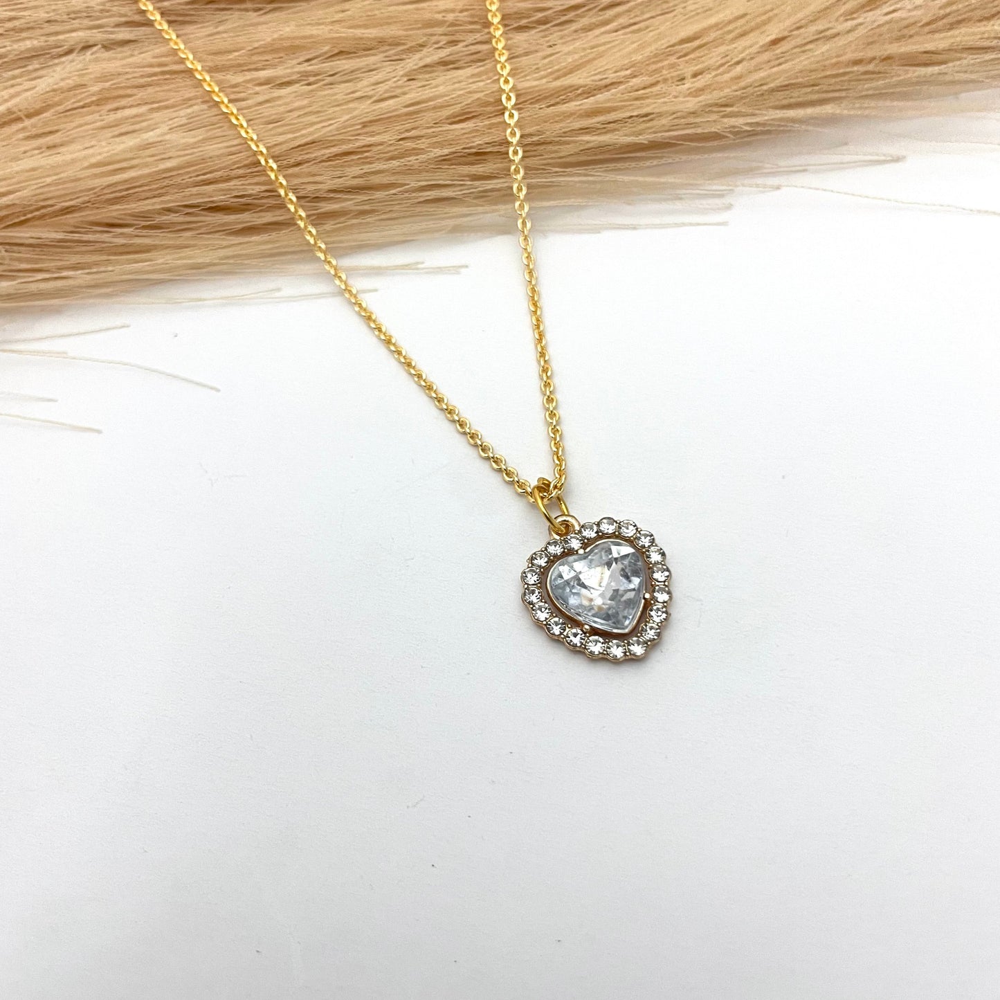 Cute Waterproof White Crystal Heart Pendant Necklace - DropShp