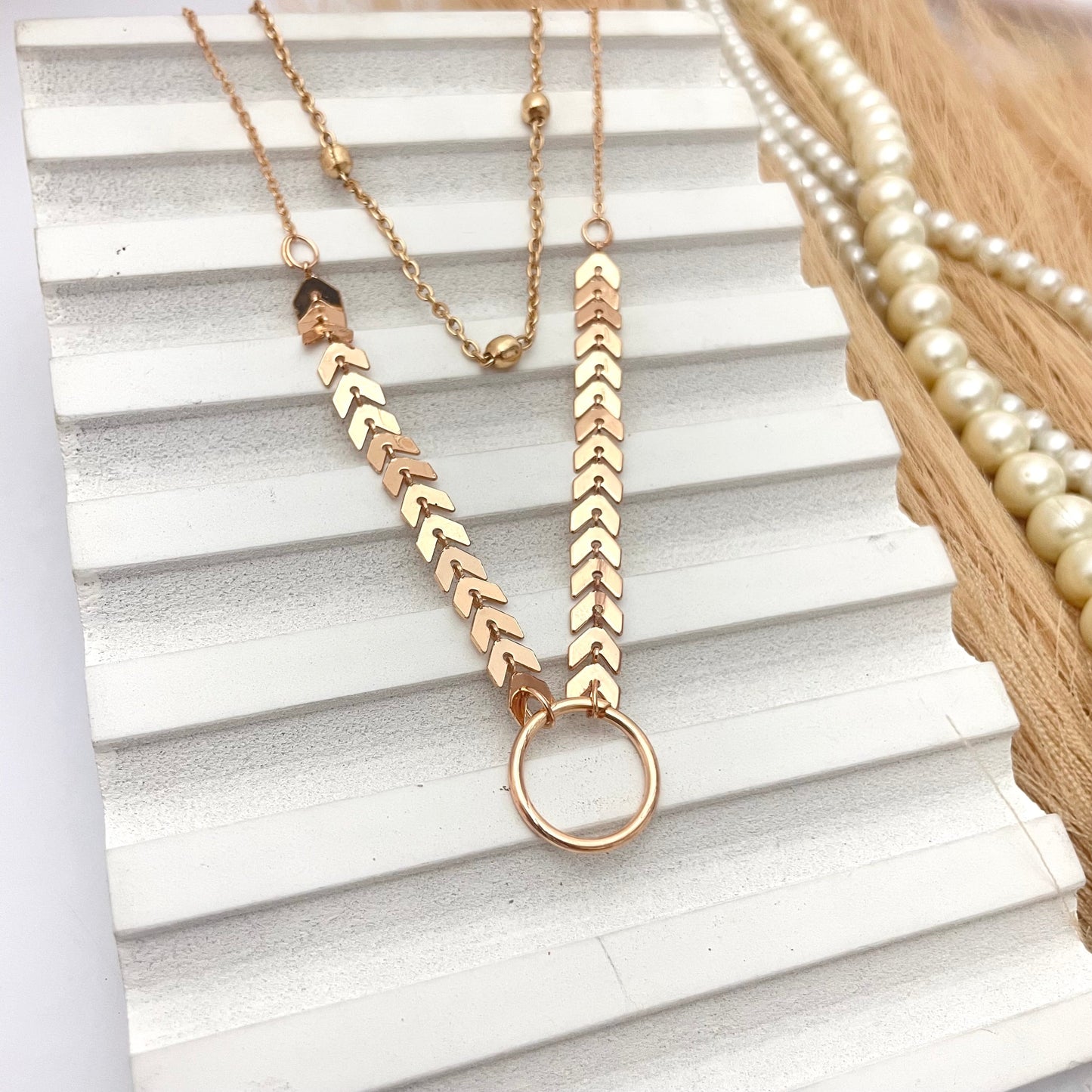 Layered Golden Arrow Chain Necklace With Circle Ring - DropShp