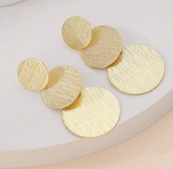 Golden Textured Drop Earrings - DropShp