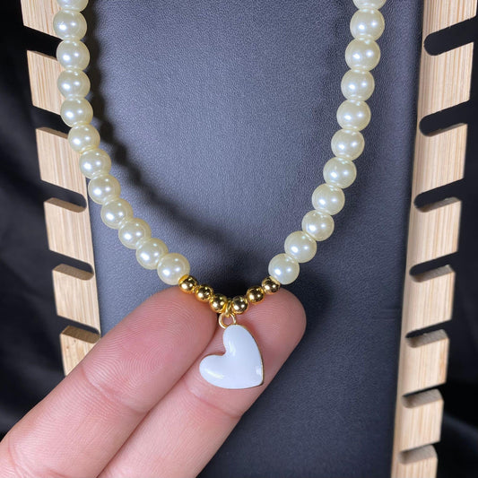 Pearl Necklace With White Heart Charm - DropShp