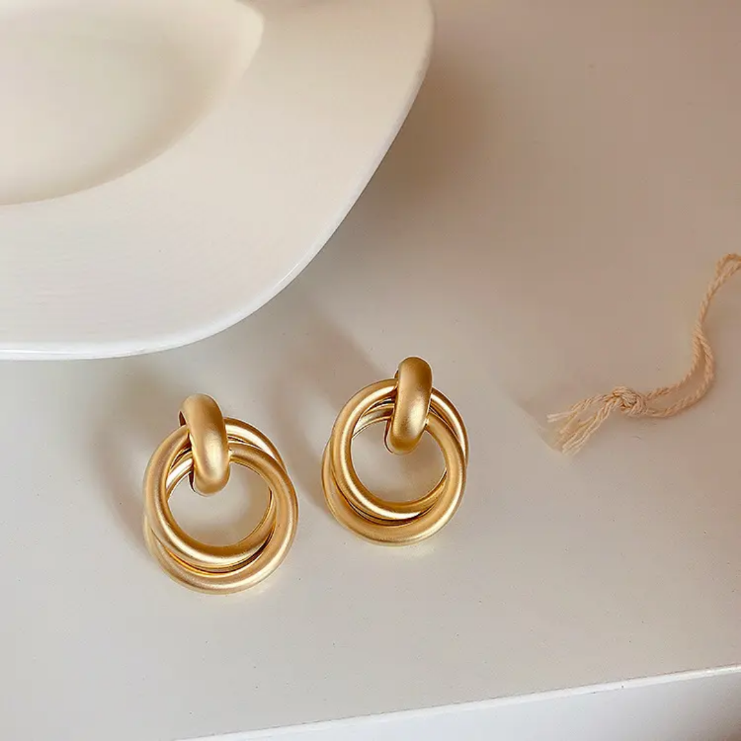 Chunky Golden Hoop Earring - DropShp