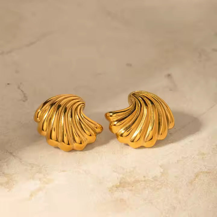 18K Gold Plated Wave Shape Shell Stud Earrings - DropShp