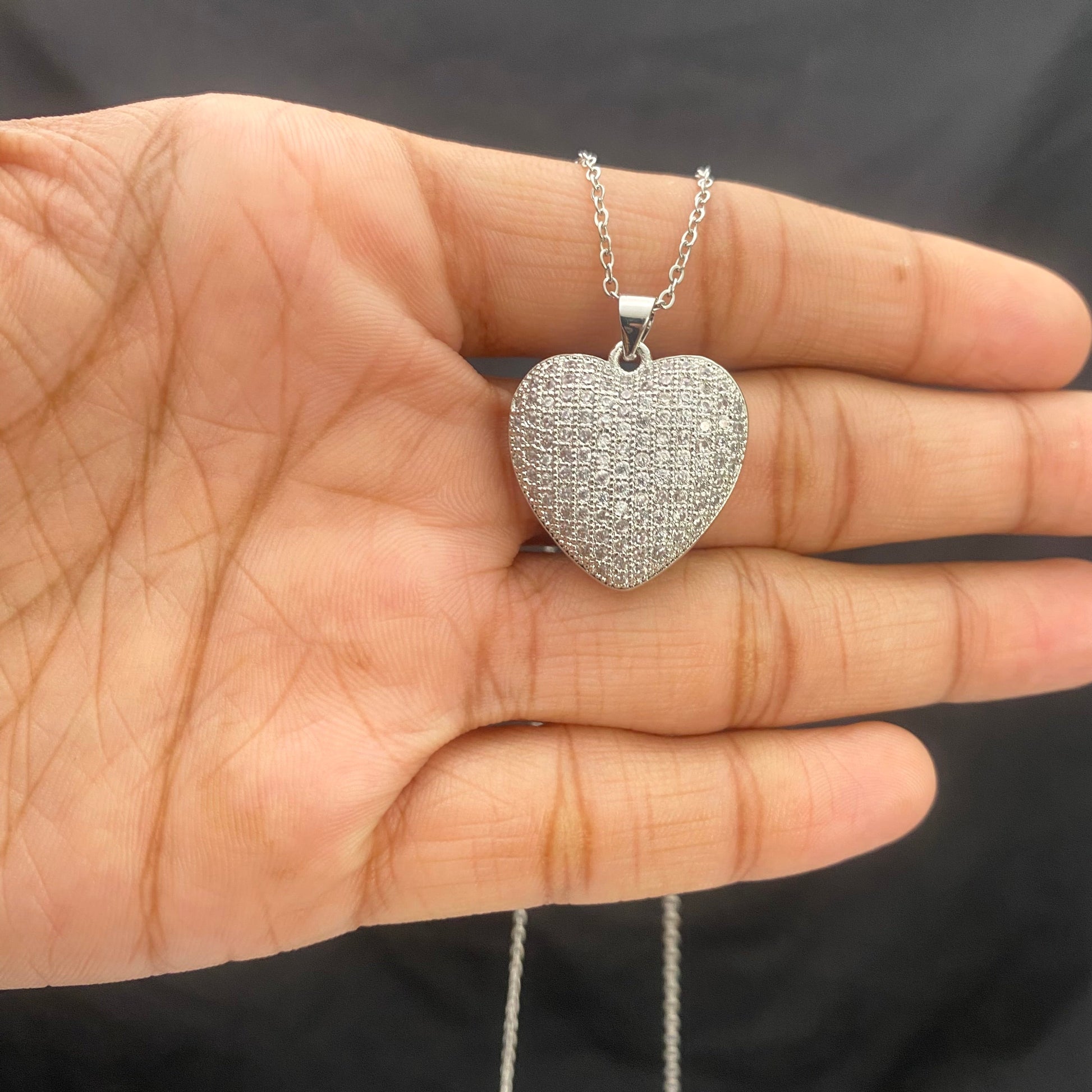 Stone Studded Heart Pendant Chain Necklace - DropShp
