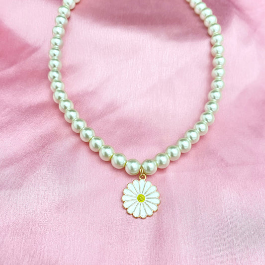 Cute Elegant 8mm Pearl Necklace With White Daisy Charm - DropShp