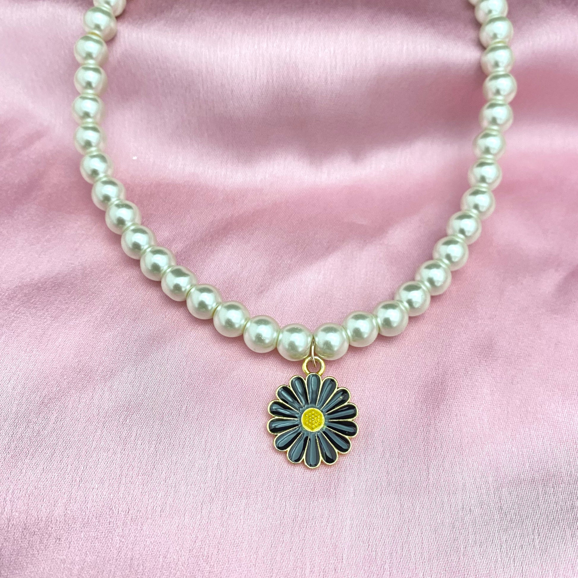Cute Elegant 8mm Pearl Necklace With Black Daisy Charm - DropShp
