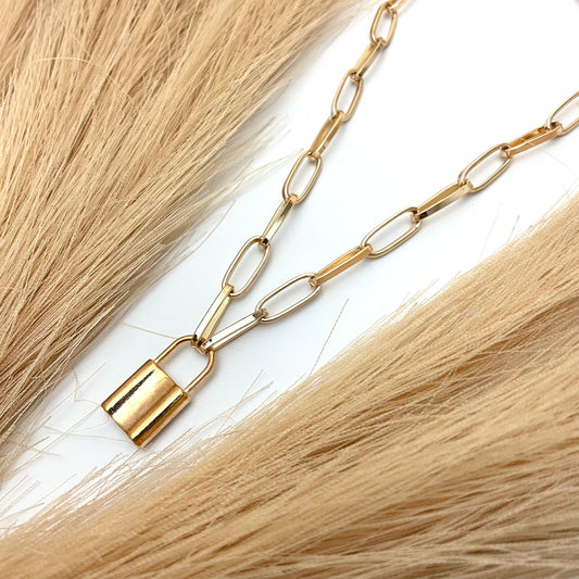 Golden Paperclip Chain Necklace With Lock Charm Perfect For Dailywear - DropShp