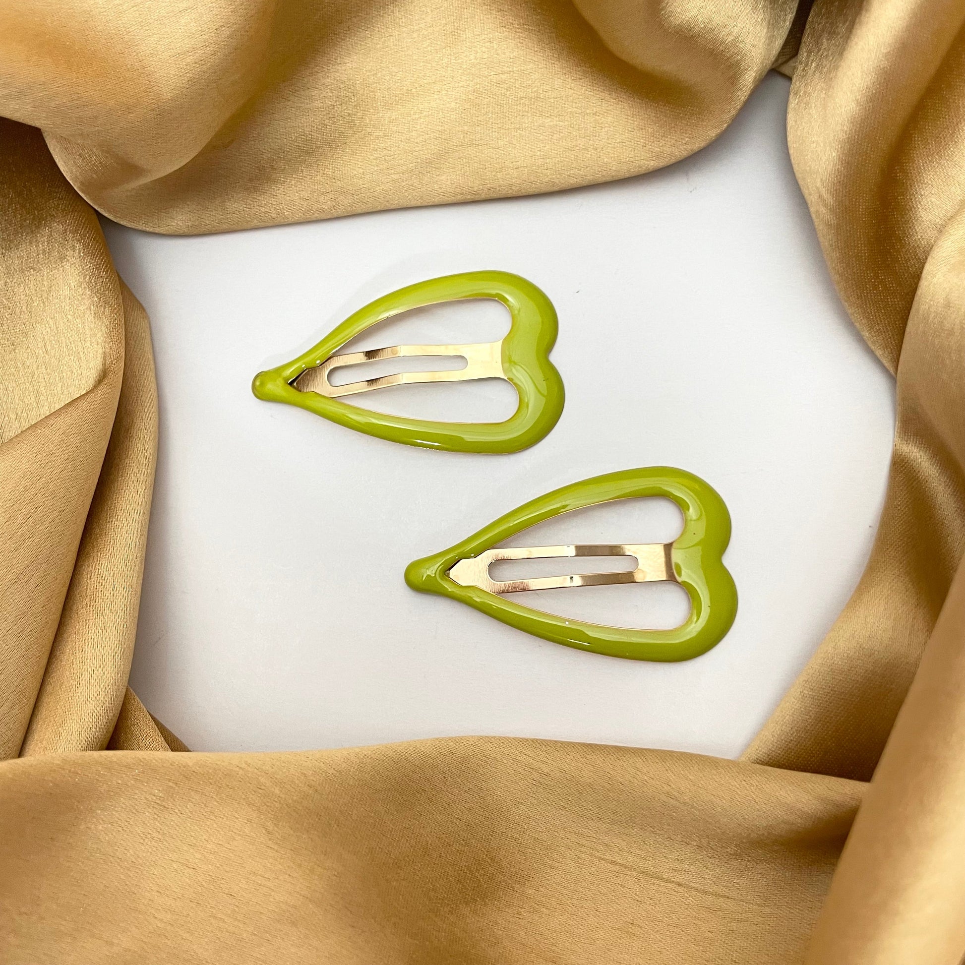 New Cute Golden Colourful Heart Shaped  Hair Clips Pair - DropShp