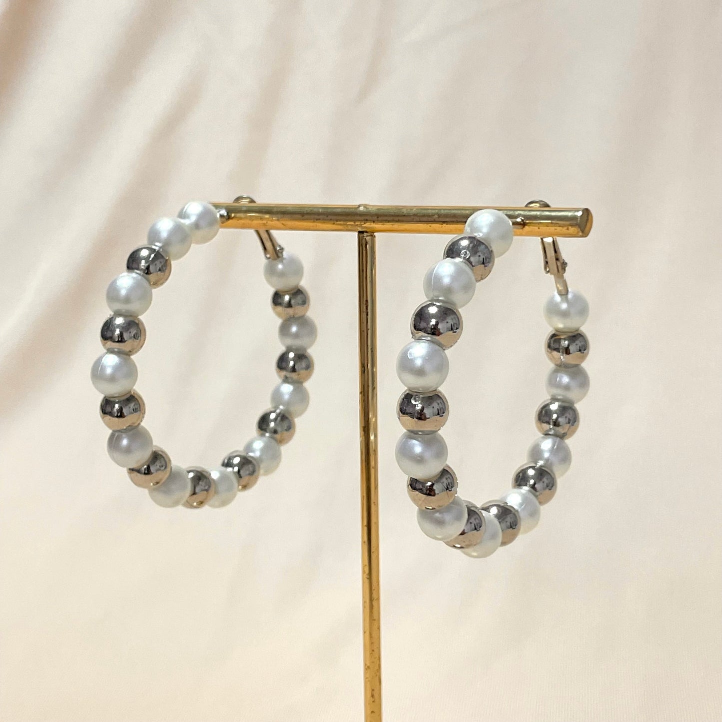 Oxidised Pearl Hoop Earrings - DropShp