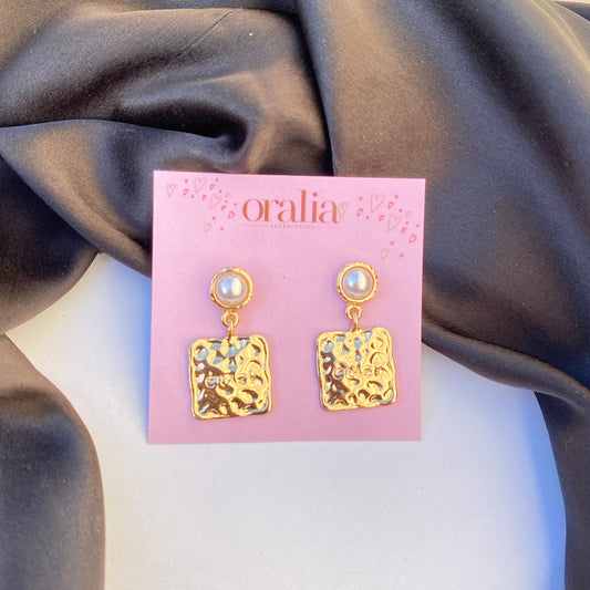 Golden Textured Drop Earrings - DropShp