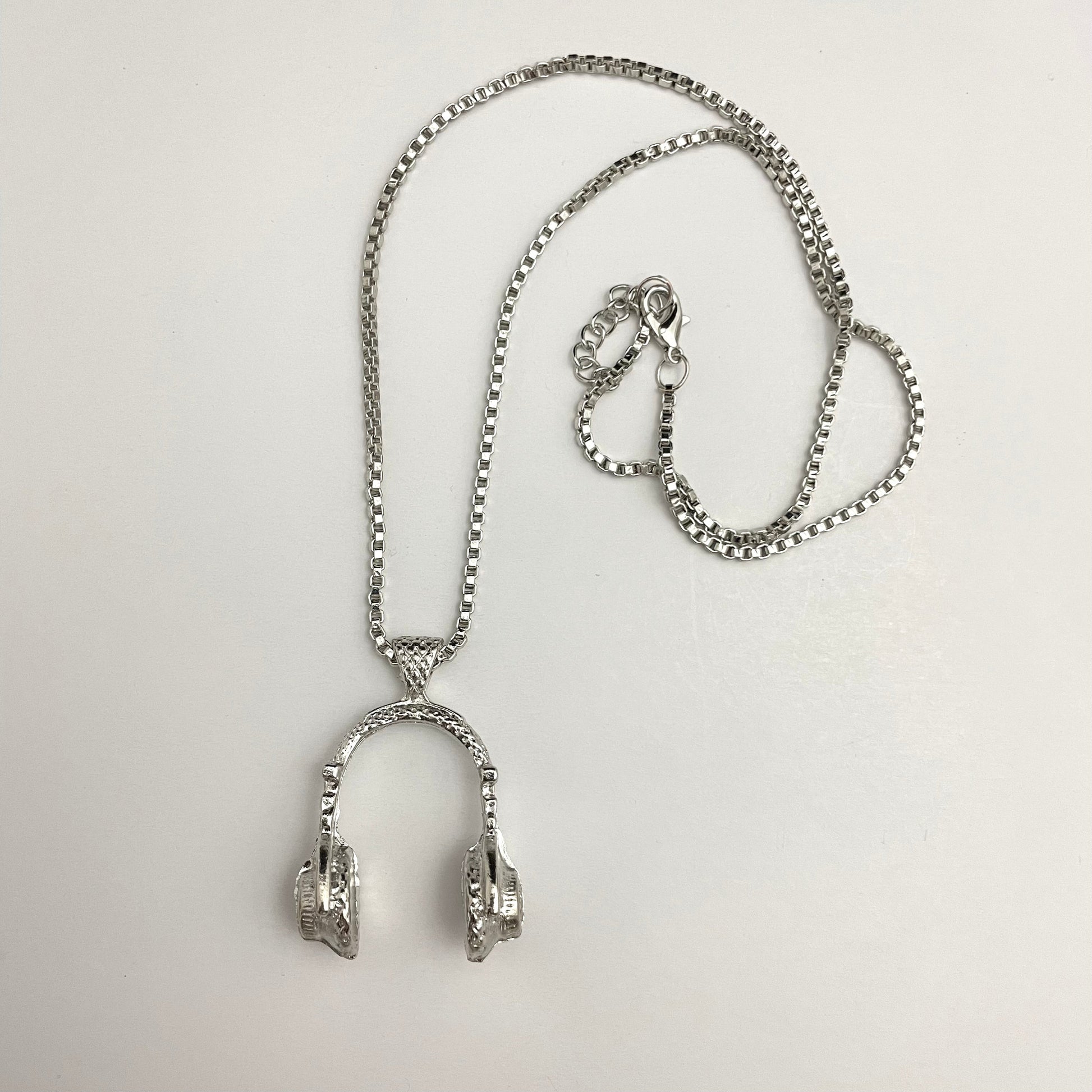 Silver Headphone Charm Necklace For Boys - DropShp