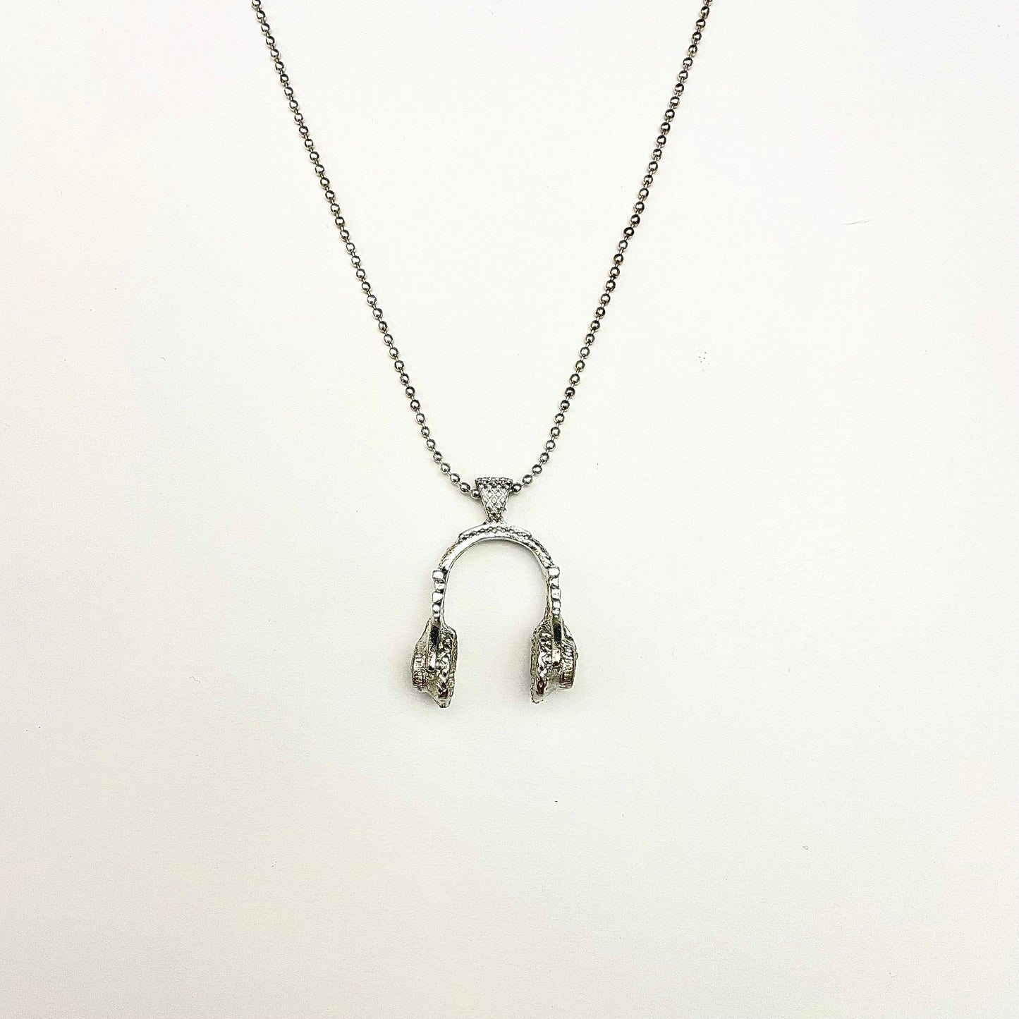 Silver Headphone Charm Necklace For Boys With Ball Chain - DropShp