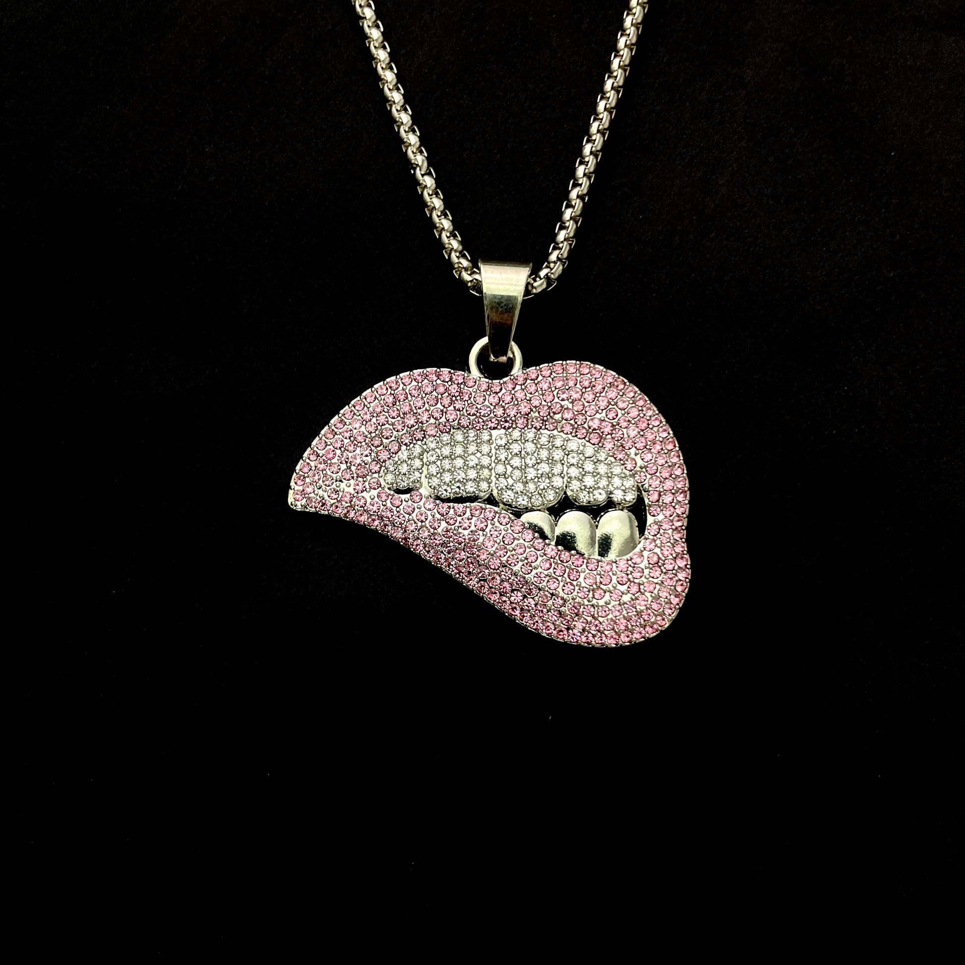 Lip Iced Out Pendant Necklace With Chain - DropShp
