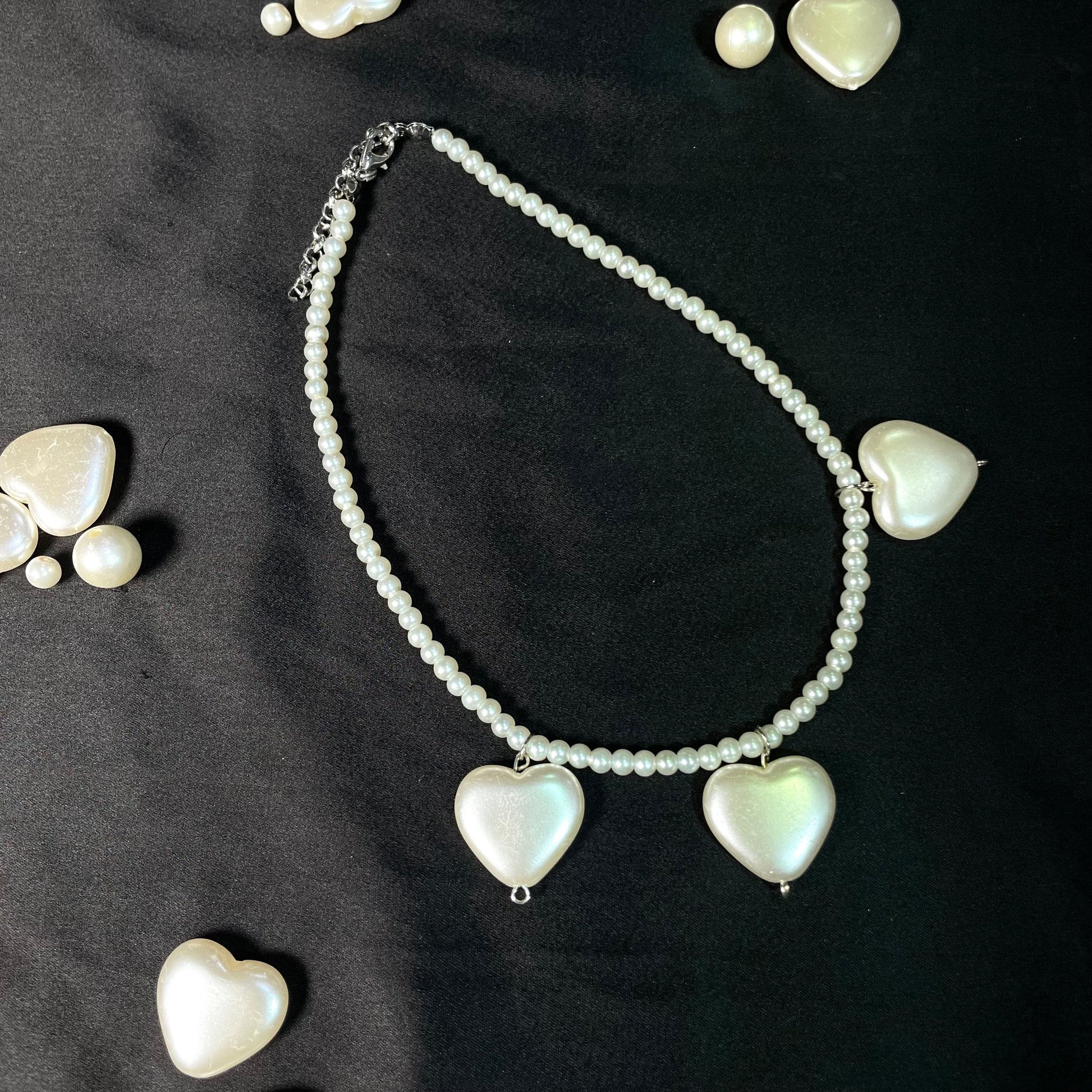 4mm Minimal Pearl Choker With Heart Charm - DropShp