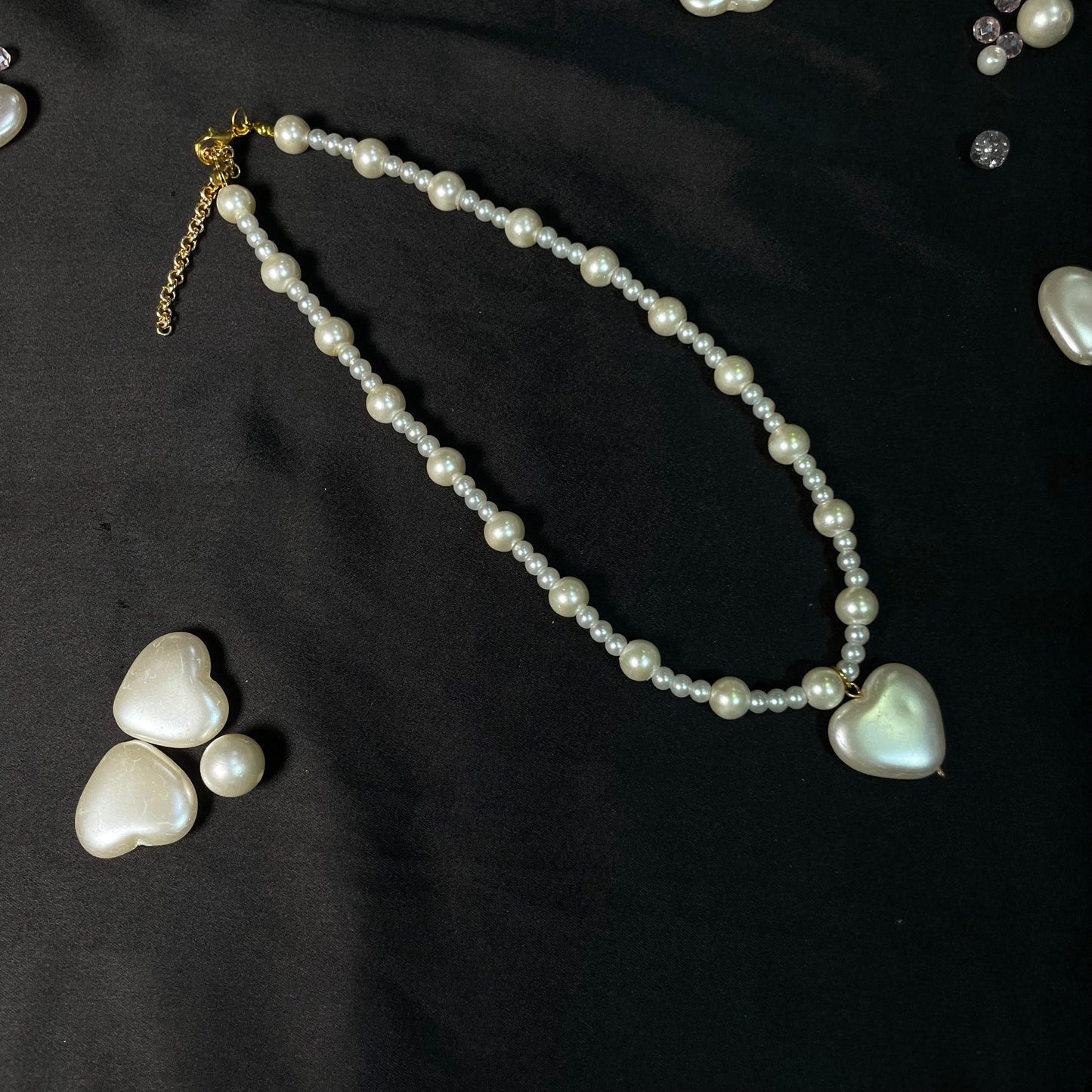 Pearl Choker With  Heart Charm - DropShp