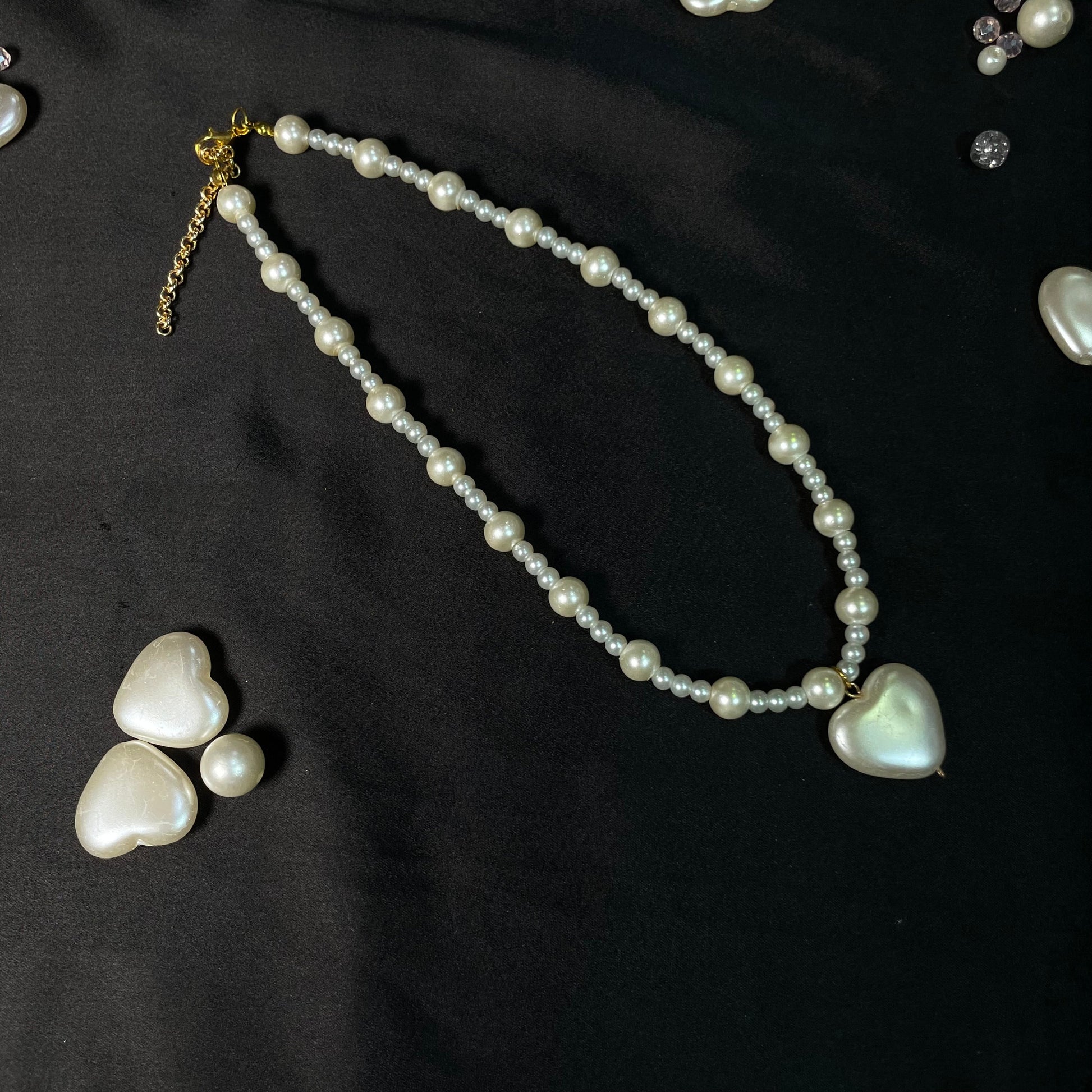 Pearl Choker With  Heart Charm - DropShp