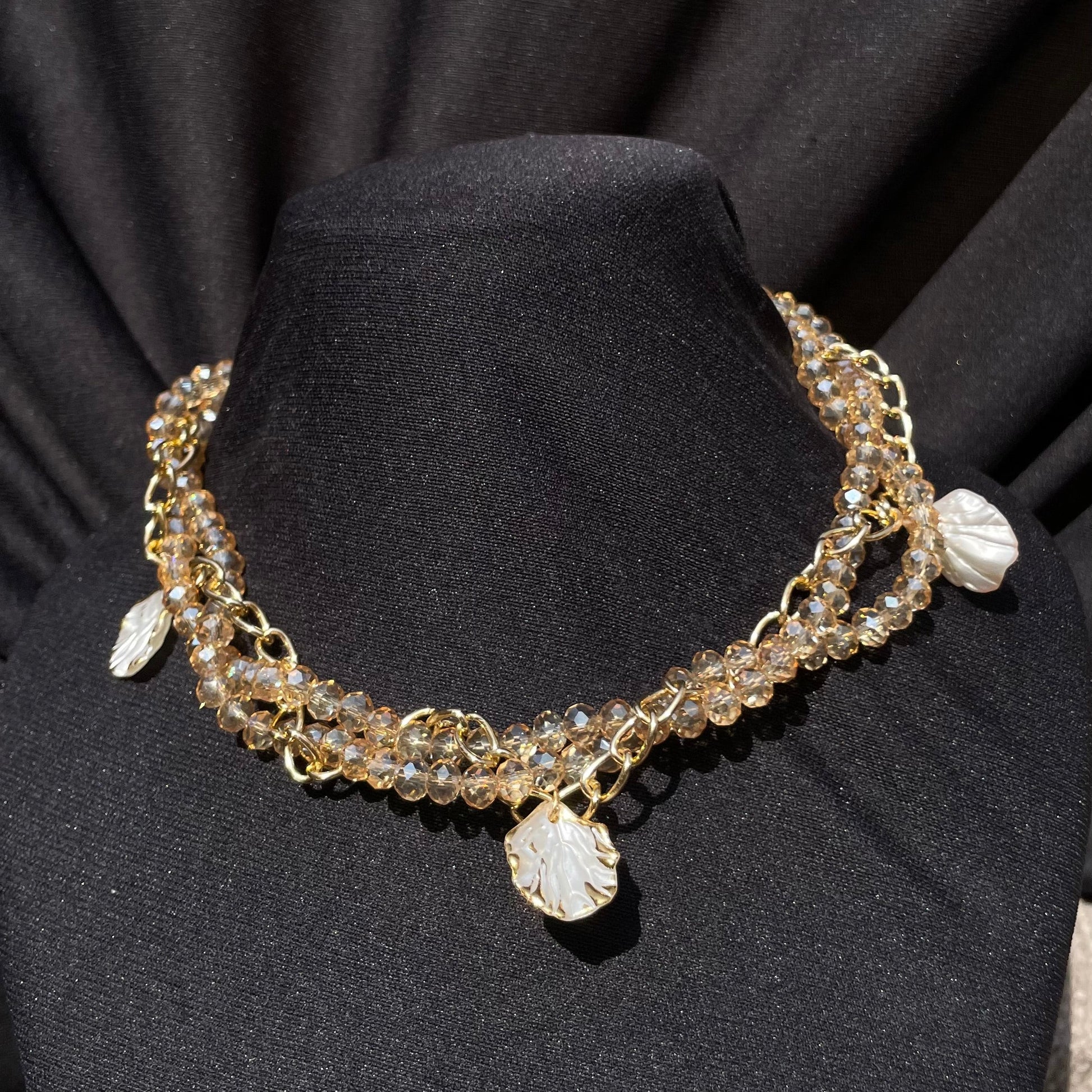 Layered  Crystal Shell Charm Choker - DropShp