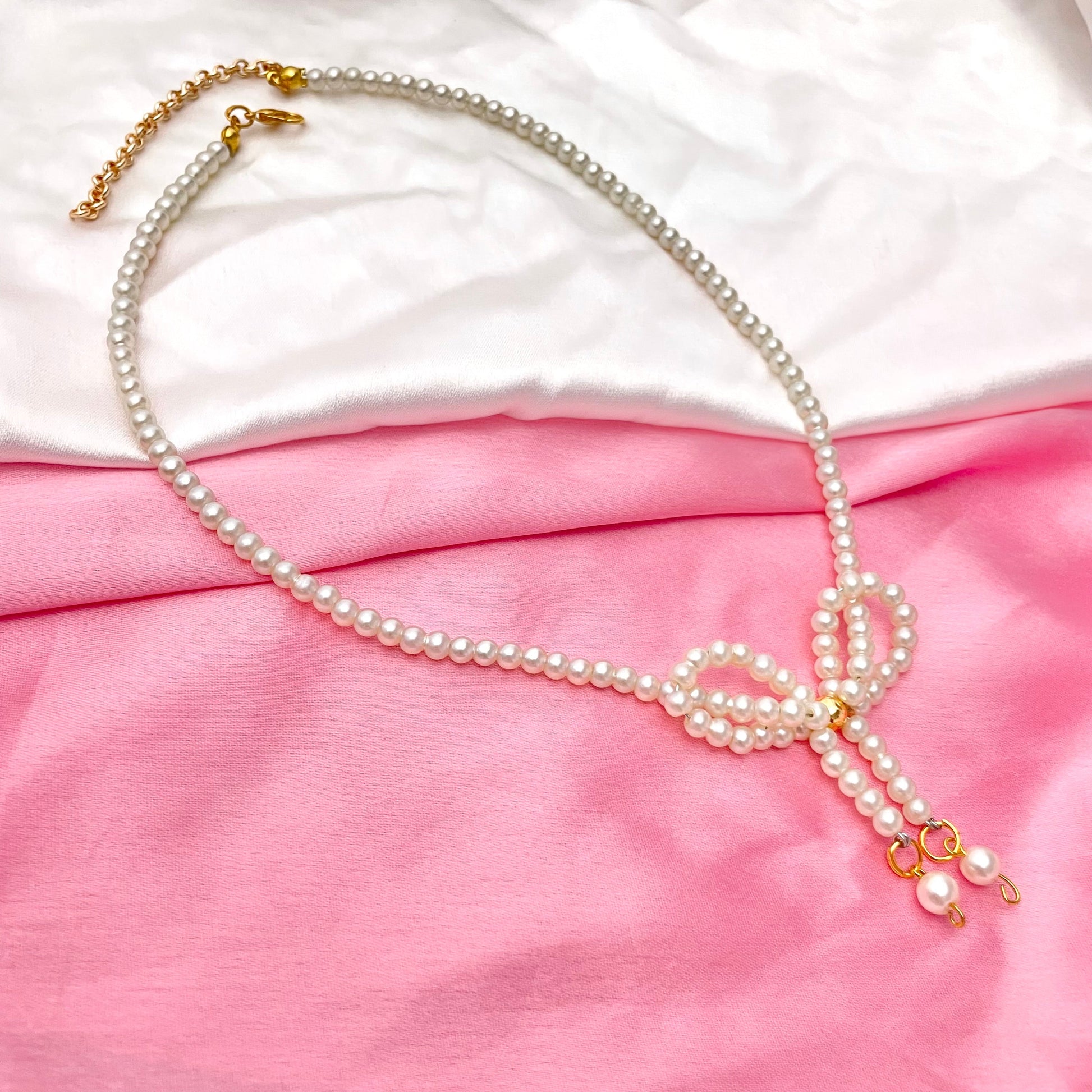 Elegant Women's Simulated Bow Pearl Necklace (D-1) - DropShp
