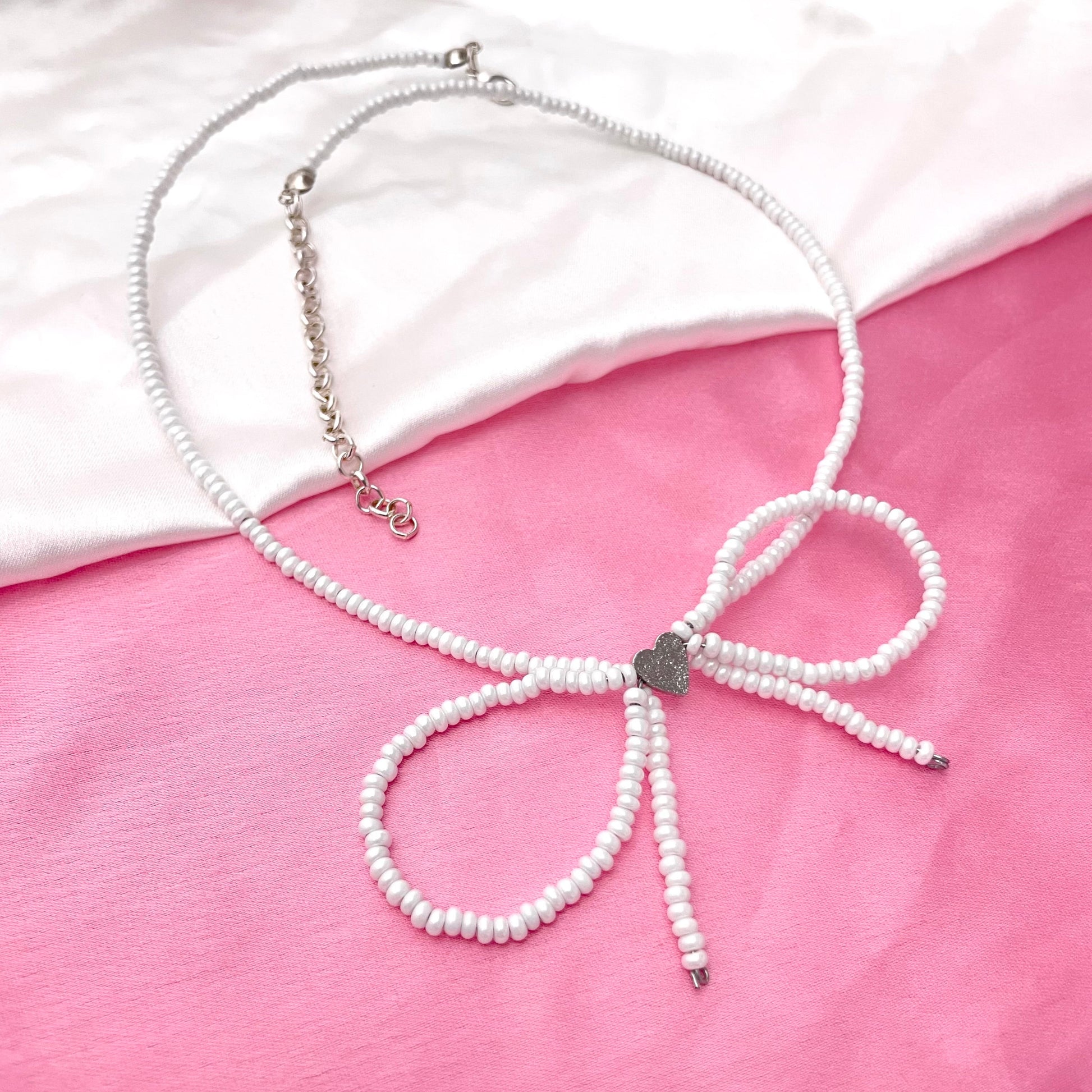 Elegant Women's Simulated Bow Pearl Necklace (D-3) - DropShp