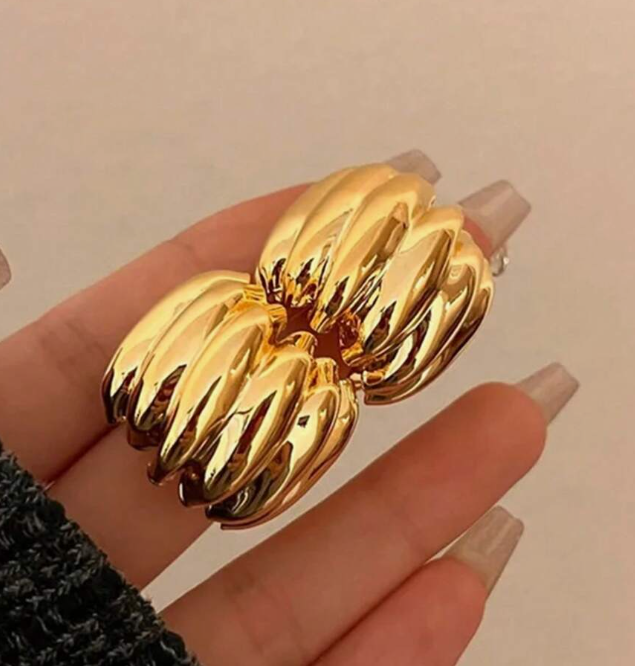 American Style Golden Exaggerated Metal Curved Line Big Hoop Earrings - DropShp